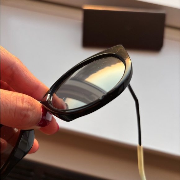 Fendi Black Mirrored Cat-Eye Sunglasses main image 7